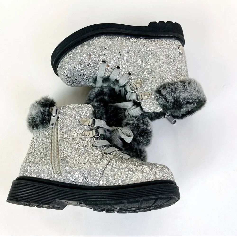 Nicole Miller Silver Glitter Fur Lined W/ Pom Pom Boots Size 7